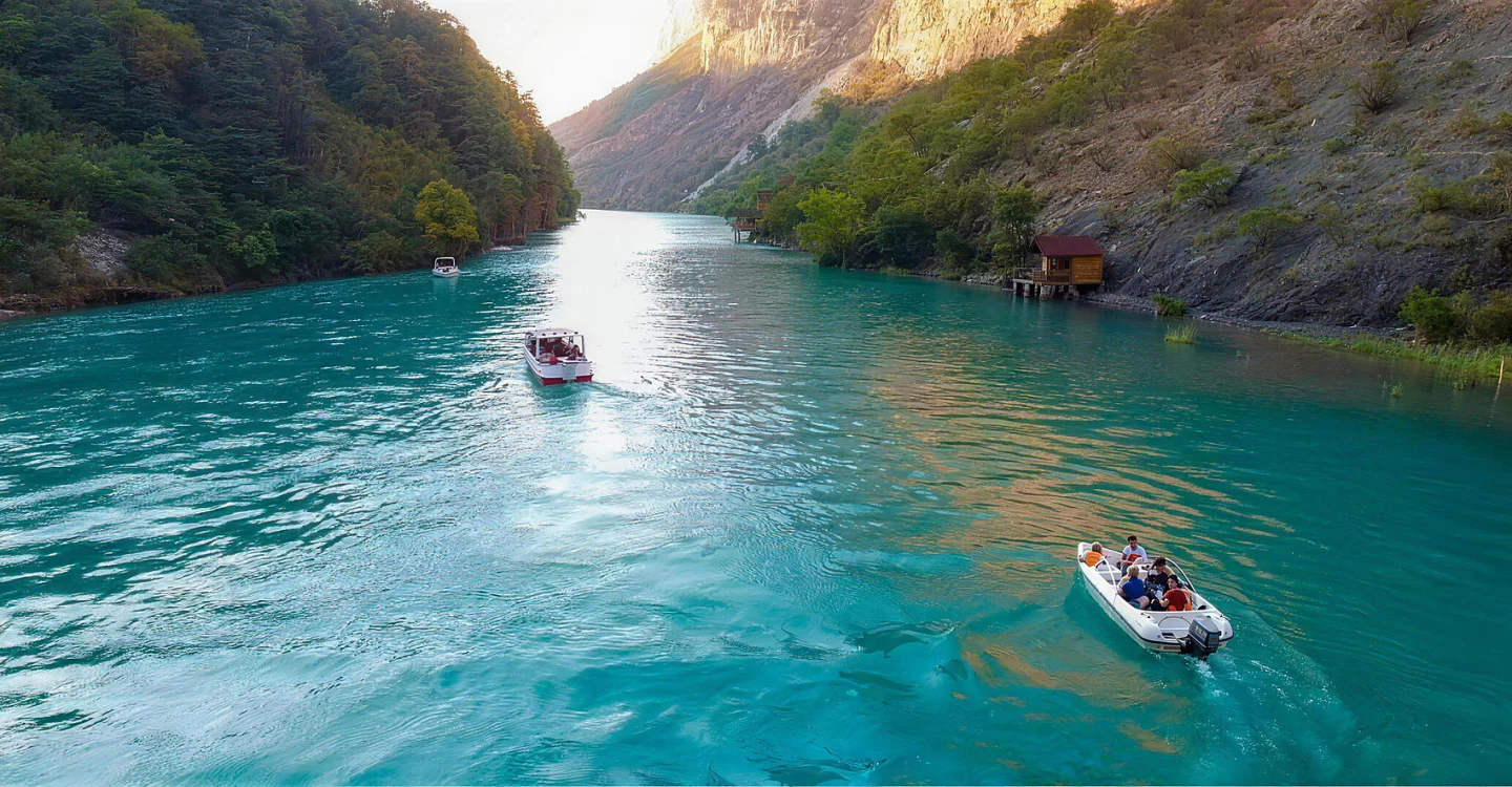 Vainakh Travel: бирюзовая река в горном каньоне, лодки